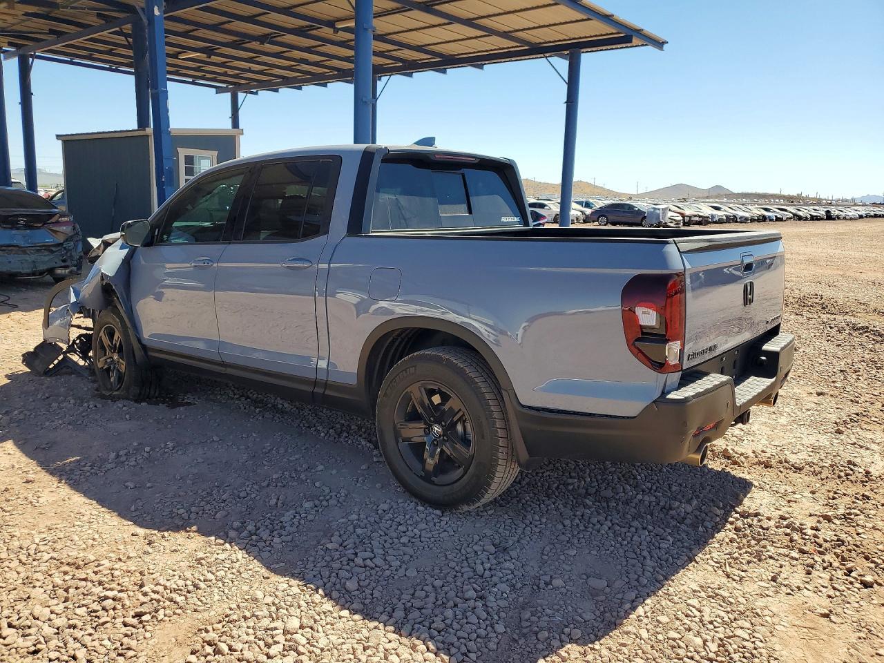 2022 Honda Ridgeline Black Edition - Image 2