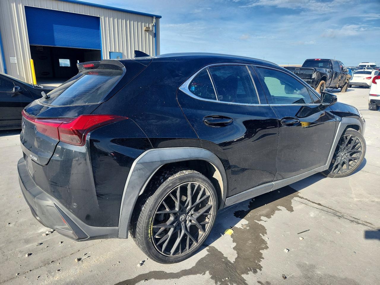 2019 Lexus Ux 200 - Image 3