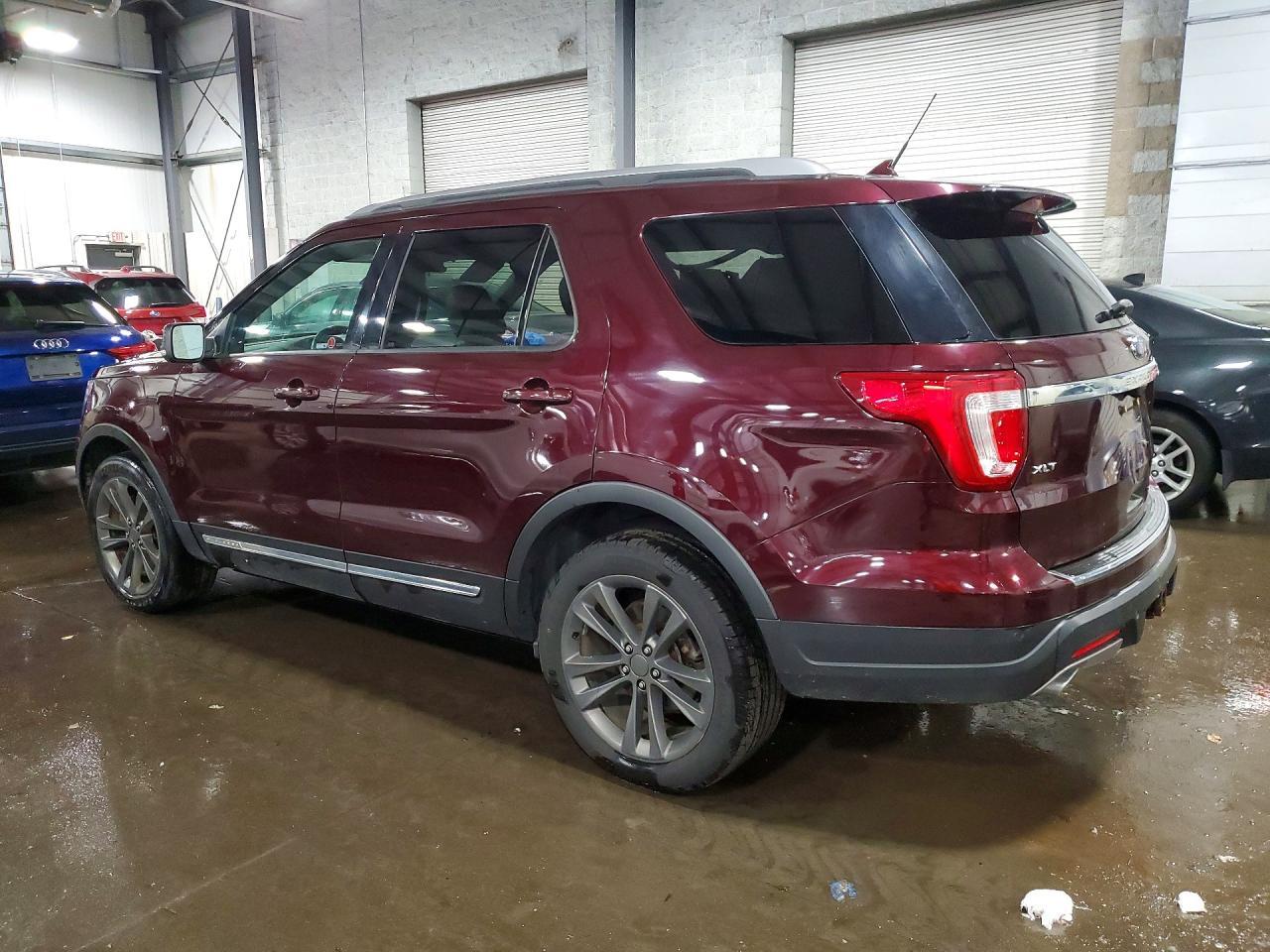 2018 Ford Explorer Xlt - Фото 2