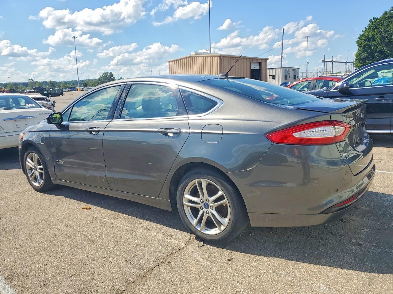 2016 Ford Fusion Titanium Phev - Фото 2