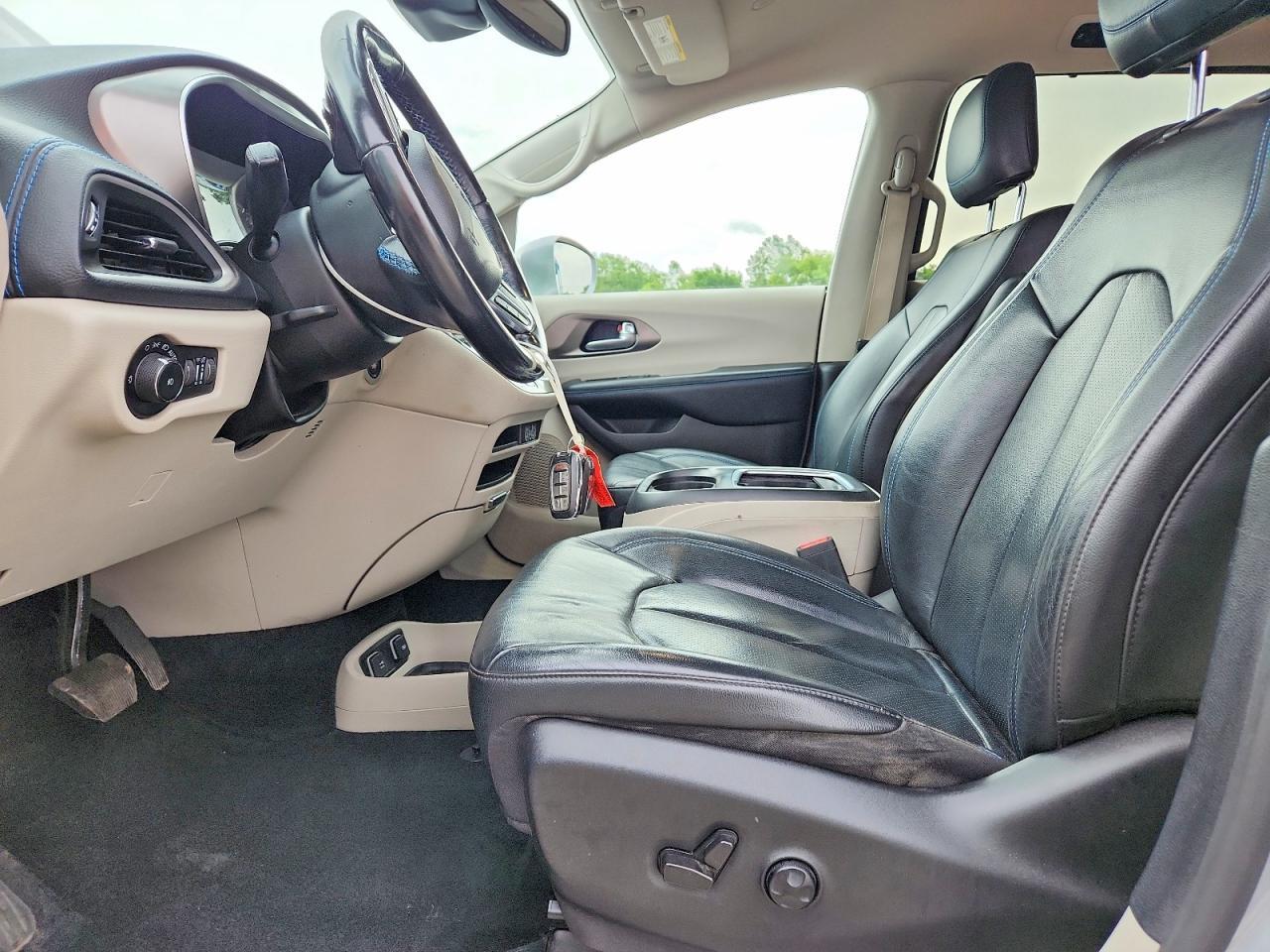 2021 Chrysler Pacifica Touring L - Image 7