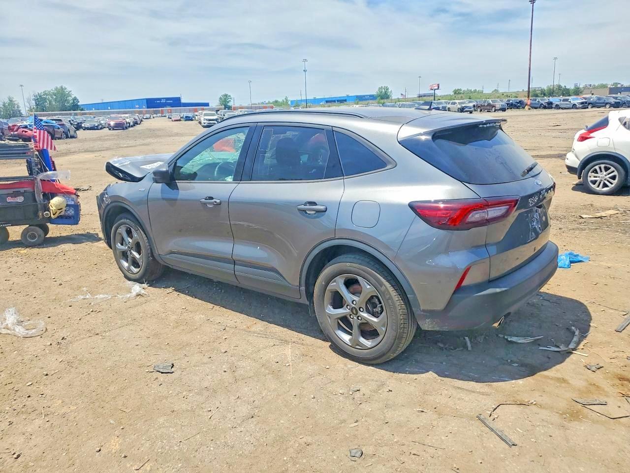 2025 Ford Escape St Line - Image 2