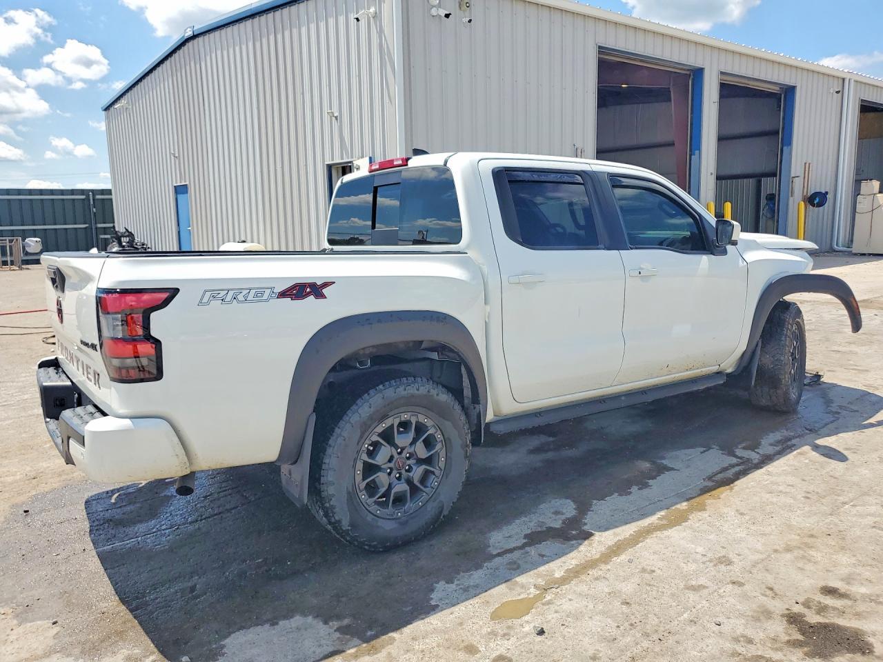 2023 Nissan Frontier Pro-4X - Image 3