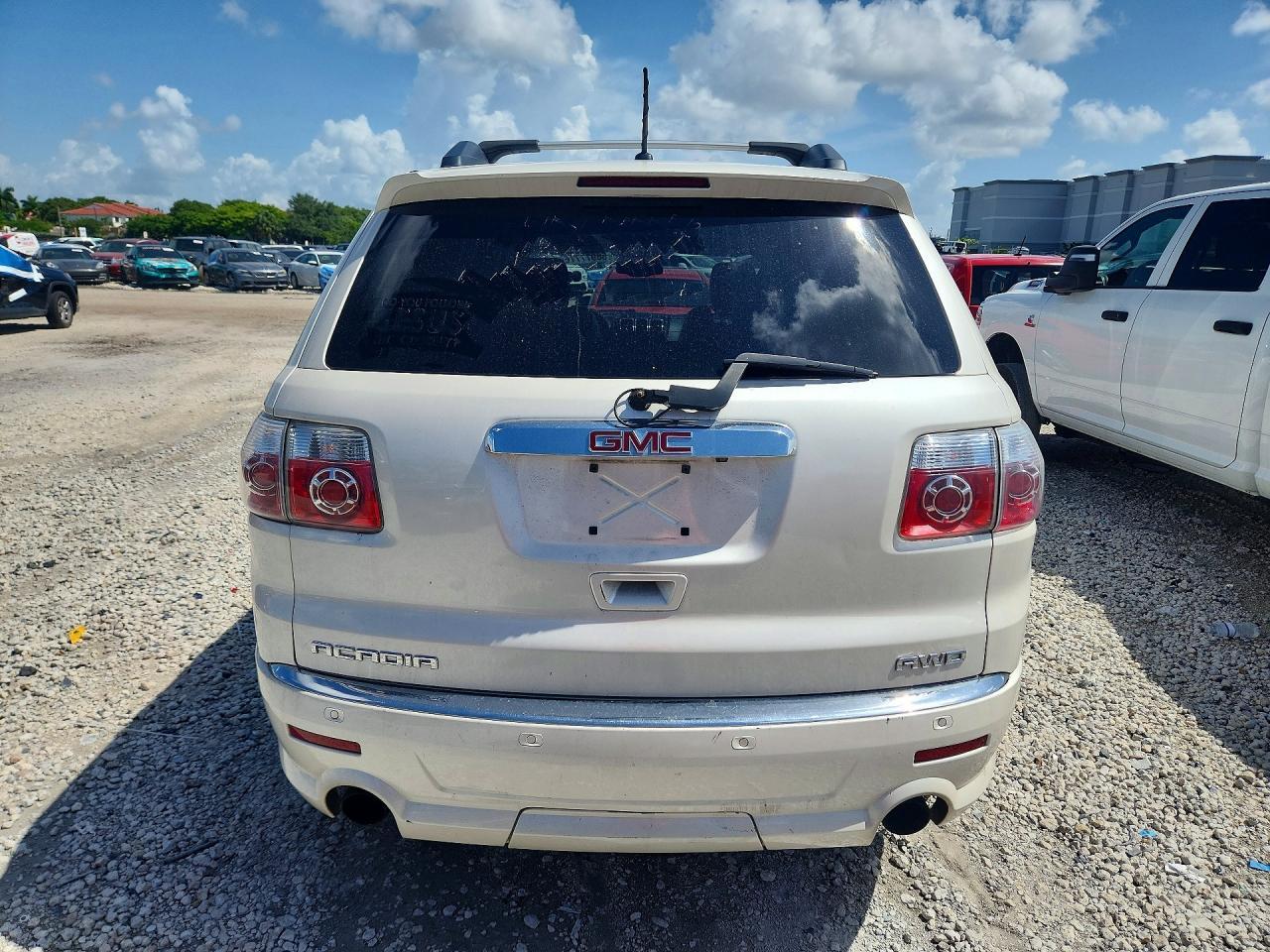 2012 GMC Acadia Denali - Image 6