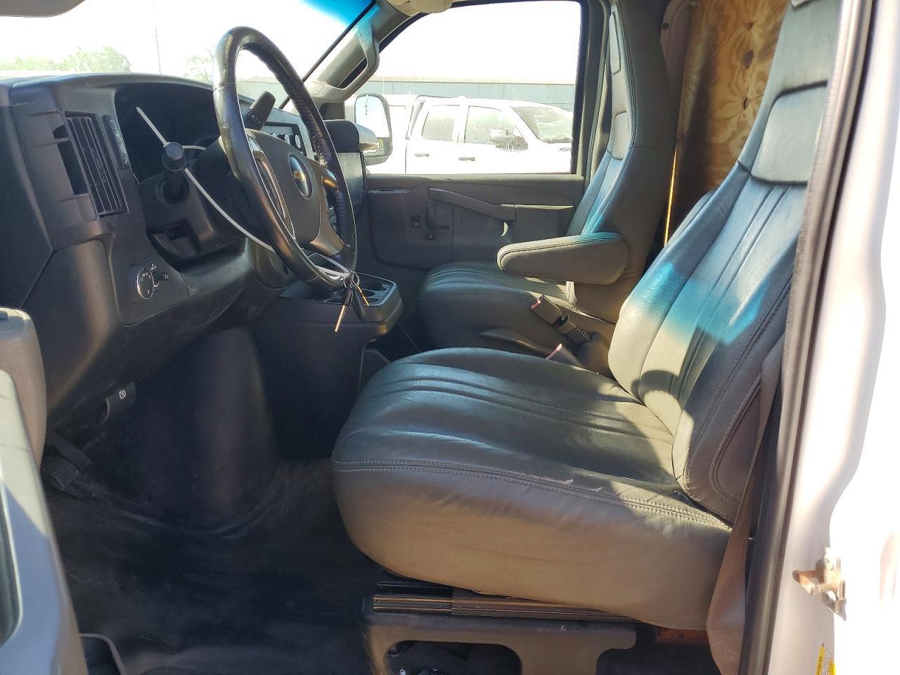 2018 Chevrolet Express G3500 - Фото 7