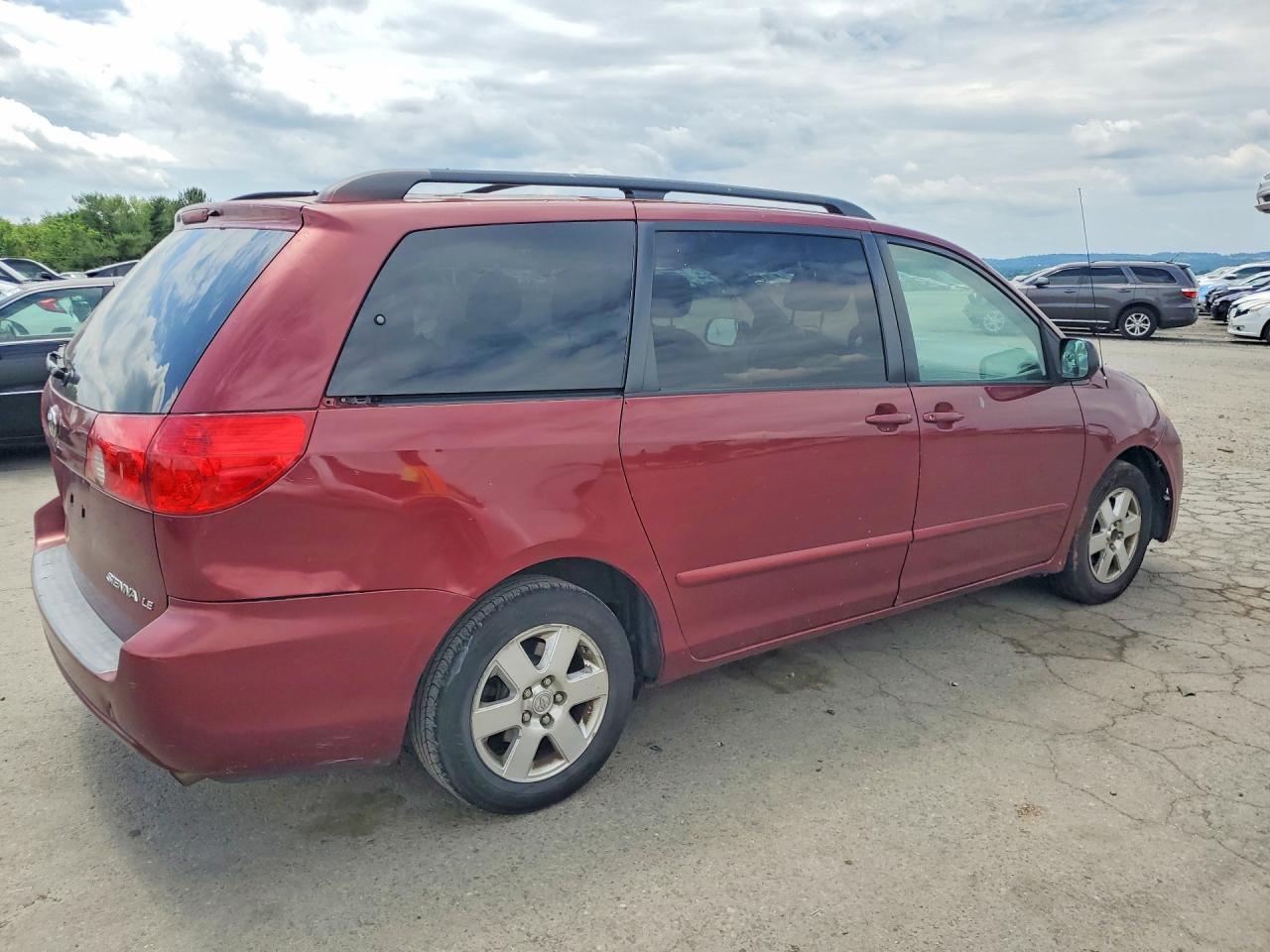 2008 Toyota Sienna Le 7-Passenger - Image 3