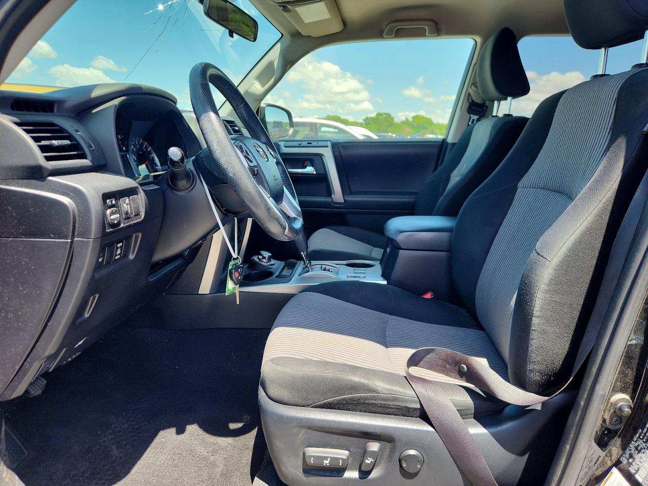 2017 Toyota 4Runner Sr5 - Image 7