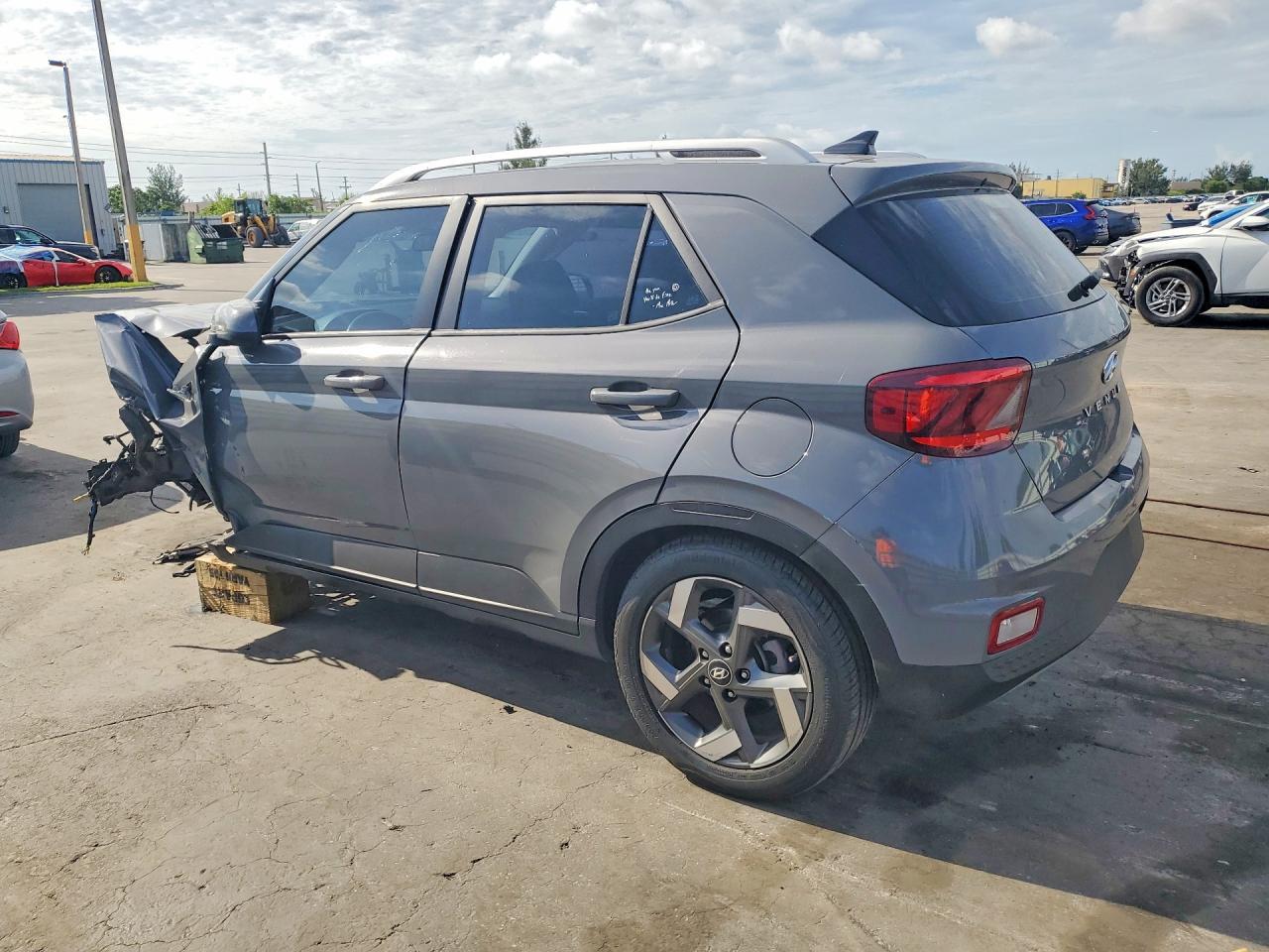 2021 Hyundai Venue Sel - Image 2