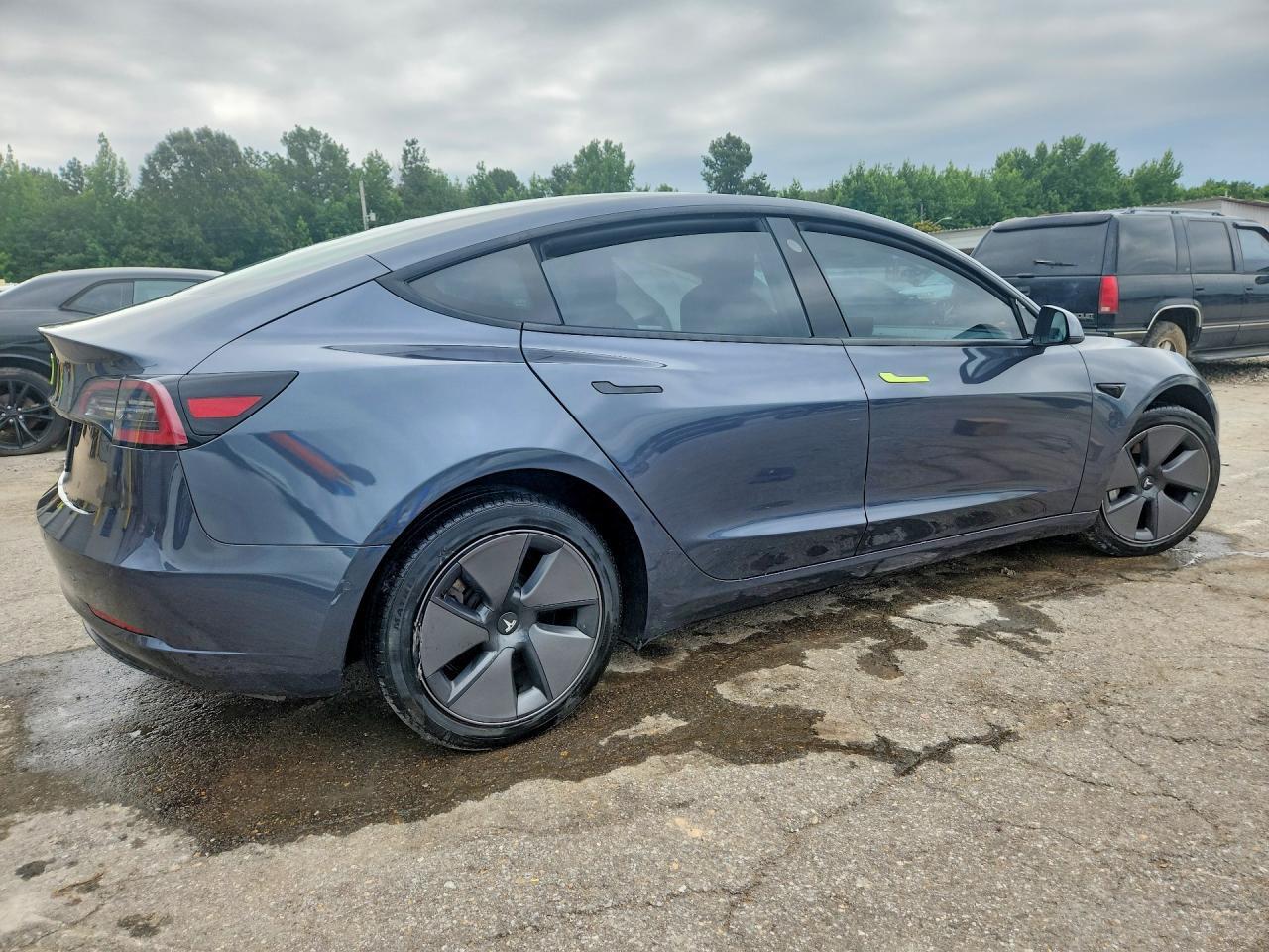 2021 Tesla Model 3 - Image 3