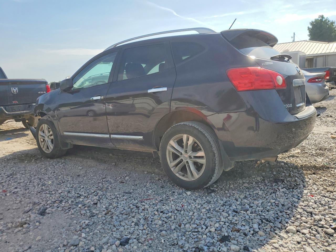 2015 Nissan Rogue Select S - Image 2