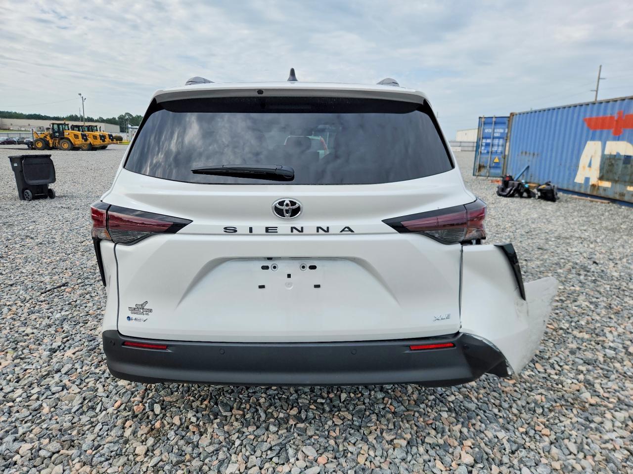 2026 Toyota Sienna Xle 8-Passenger - Фото 6