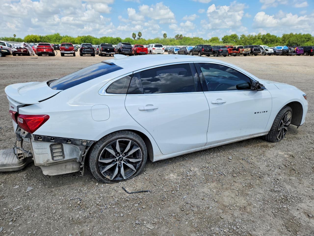 2021 Chevrolet Malibu - Фото 3