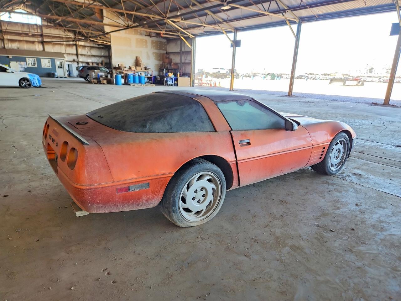 1991 Chevrolet Corvette - Фото 3