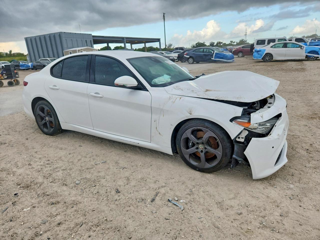 2017 Alfa Romeo Giulia - Image 4
