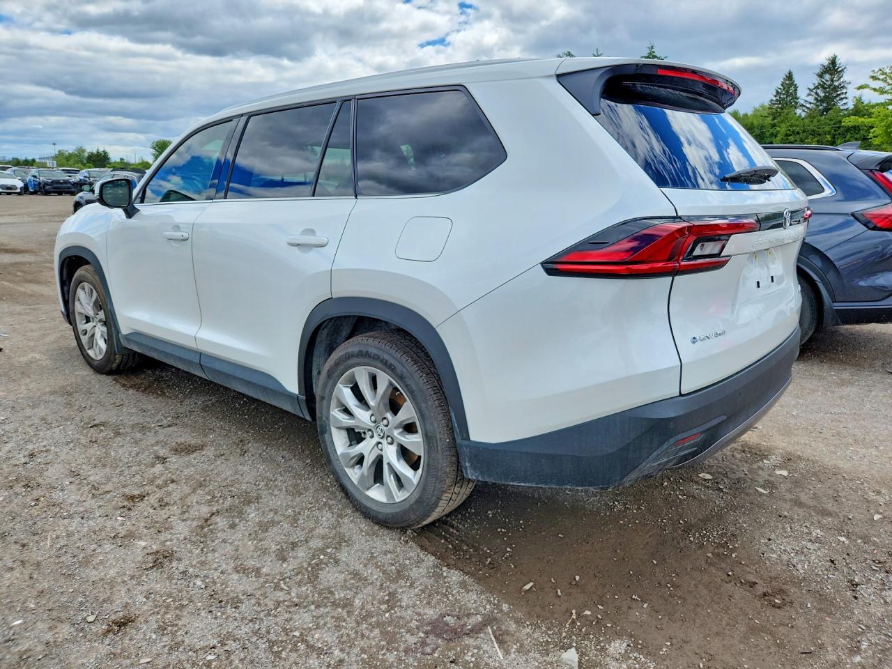 2026 Toyota Grand Highlander Hybrid Le - Image 2