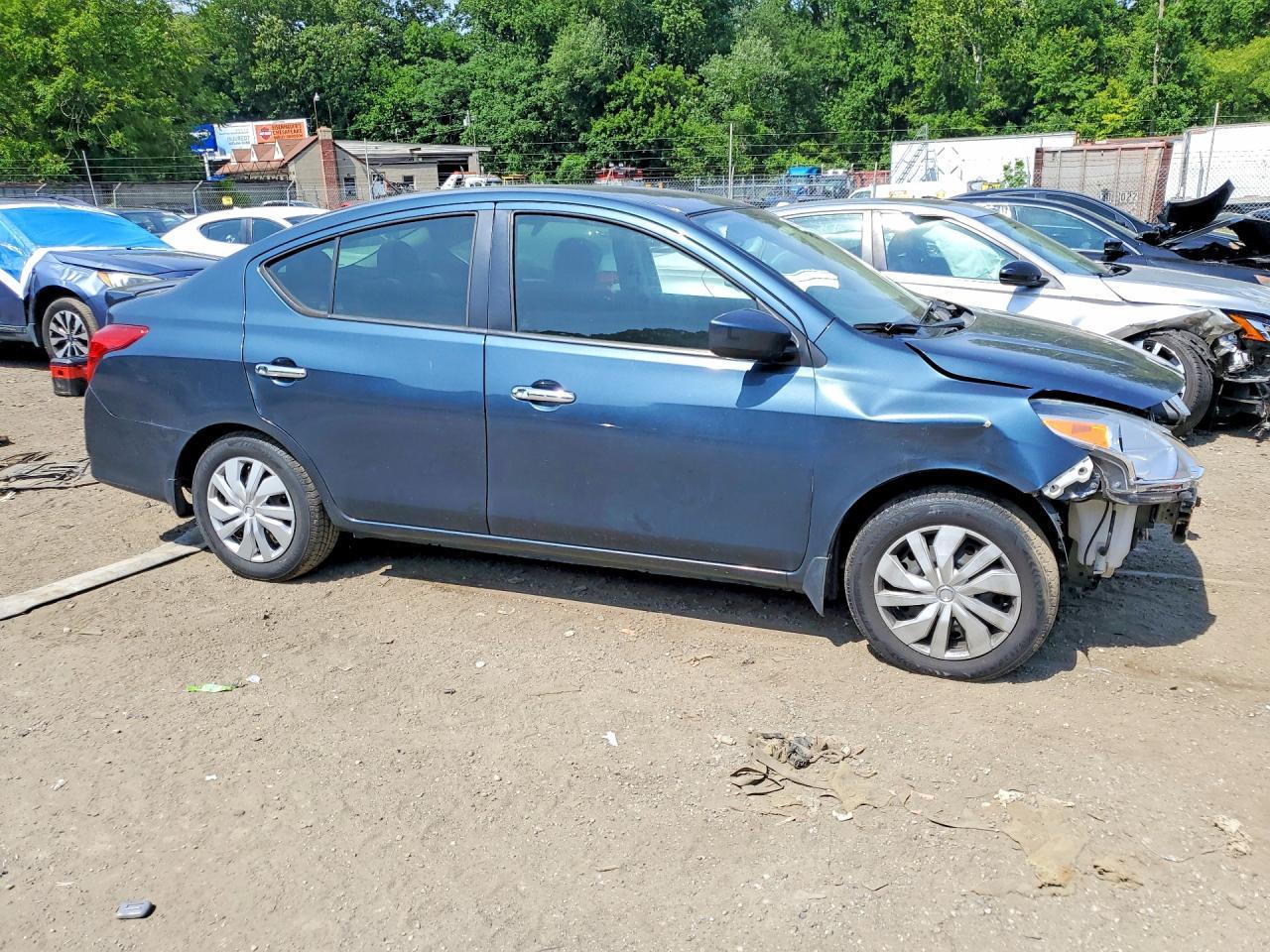 2017 Nissan Versa 1.6 Sv - Image 4