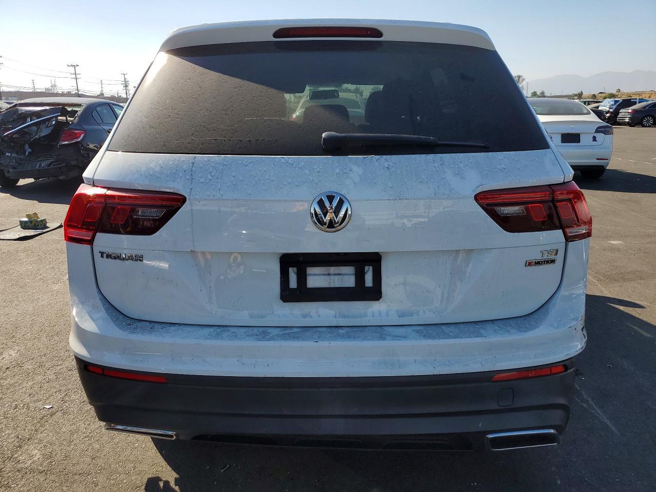 2018 Volkswagen Tiguan S - Image 6