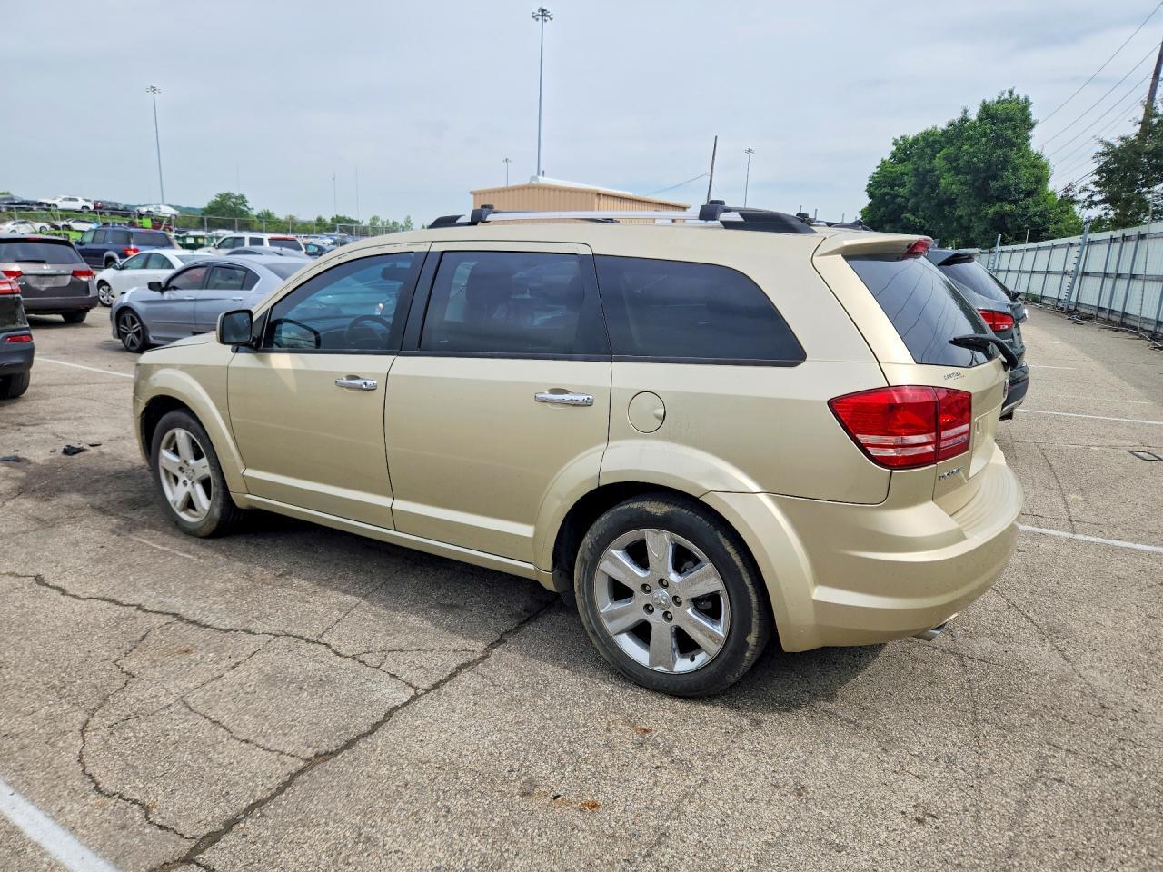 2010 Dodge Journey R - Фото 2