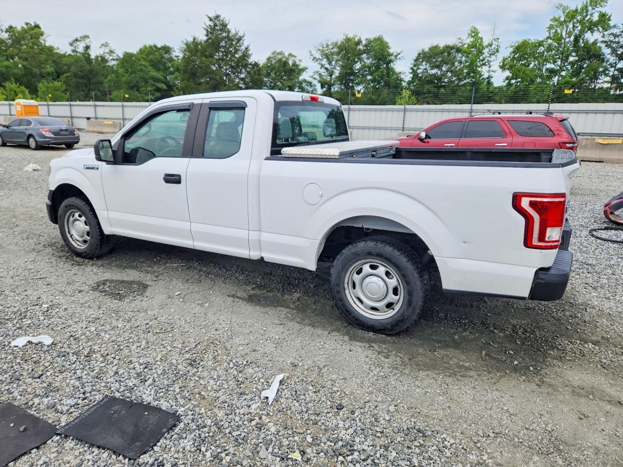 2017 Ford F150 Super Cab - Фото 2