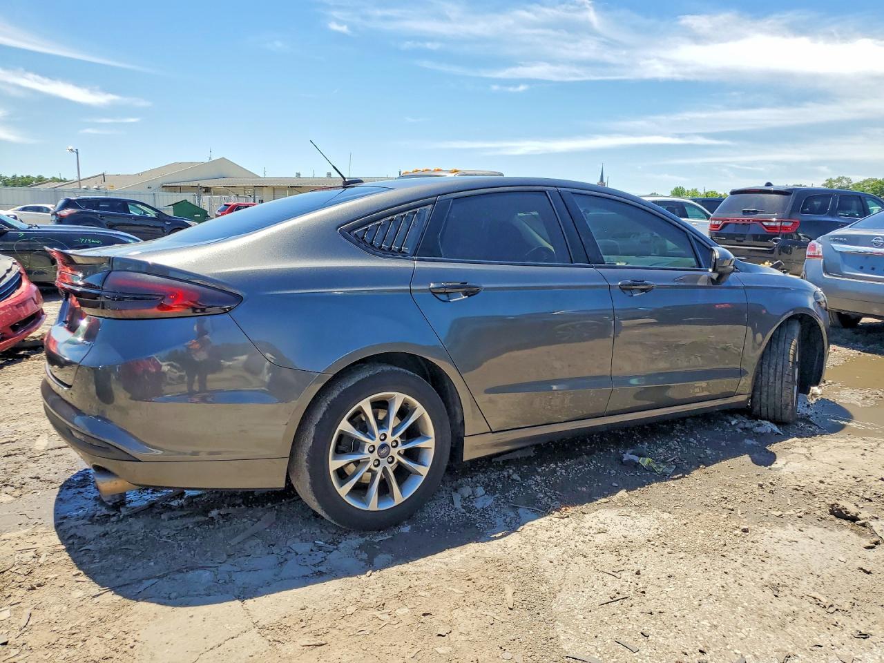 2017 Ford Fusion Se - Фото 3