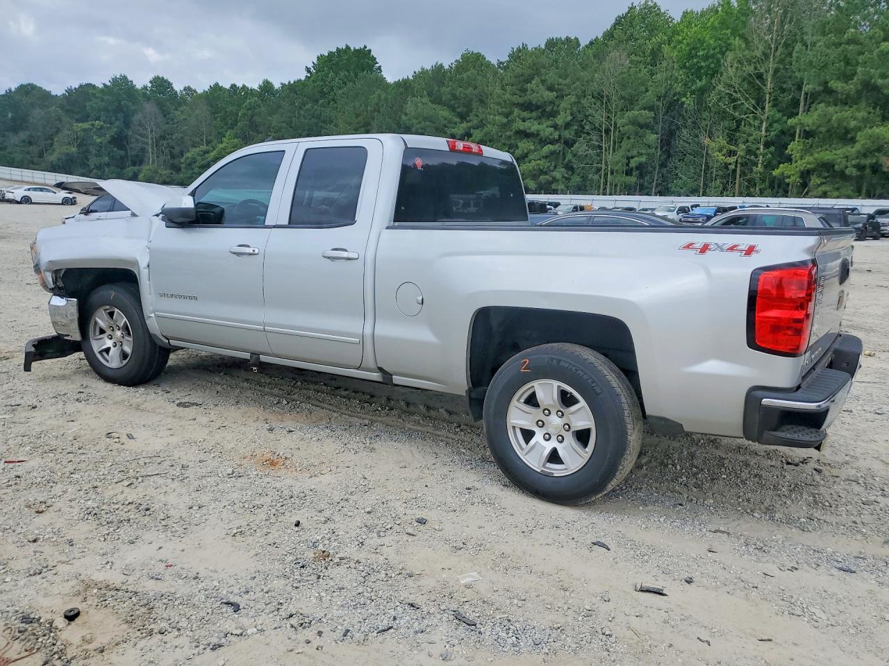 2017 Chevrolet Silverado K1500 Lt - Image 2