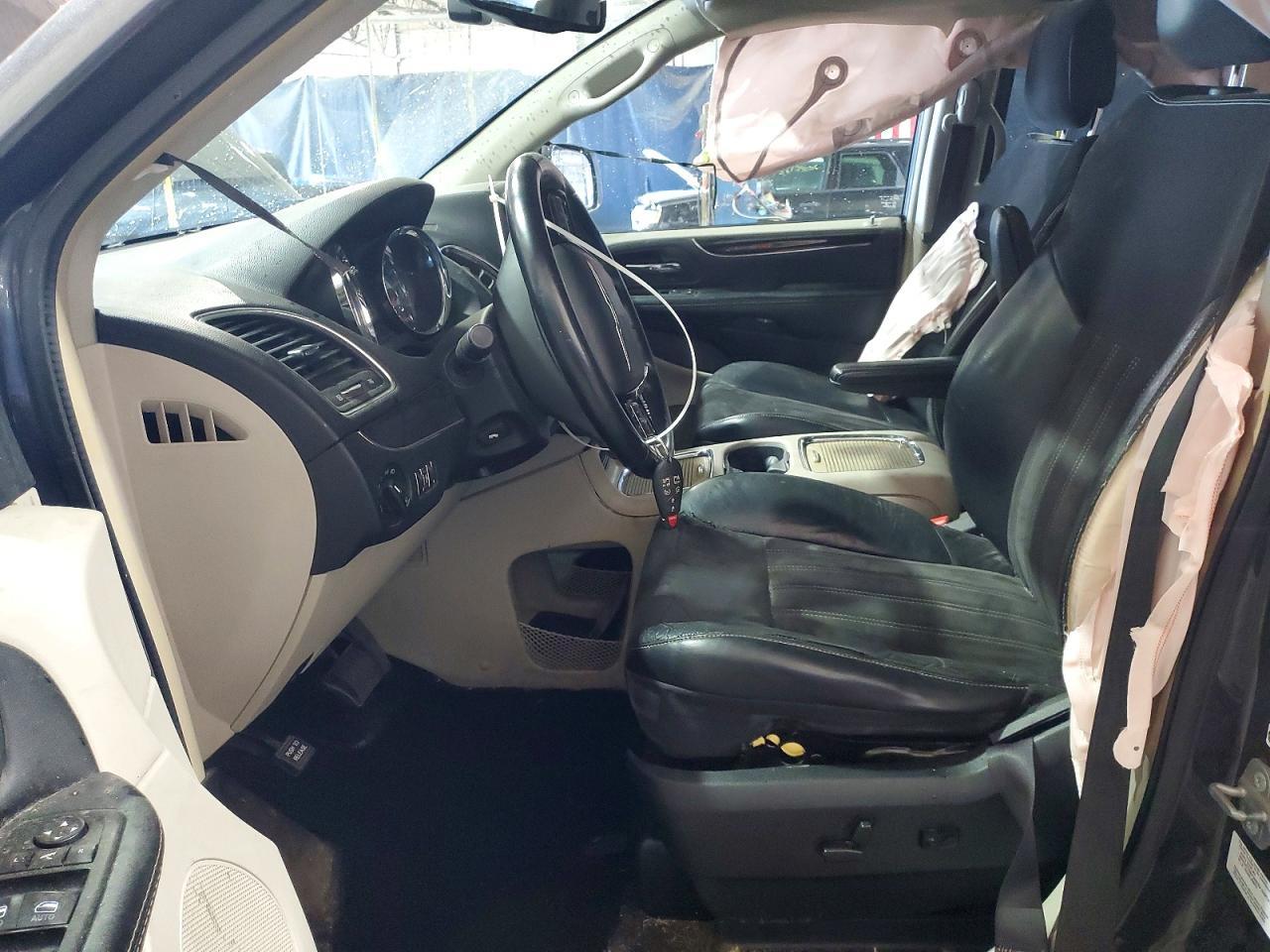 2014 Chrysler Town & Country Touring L - Фото 7