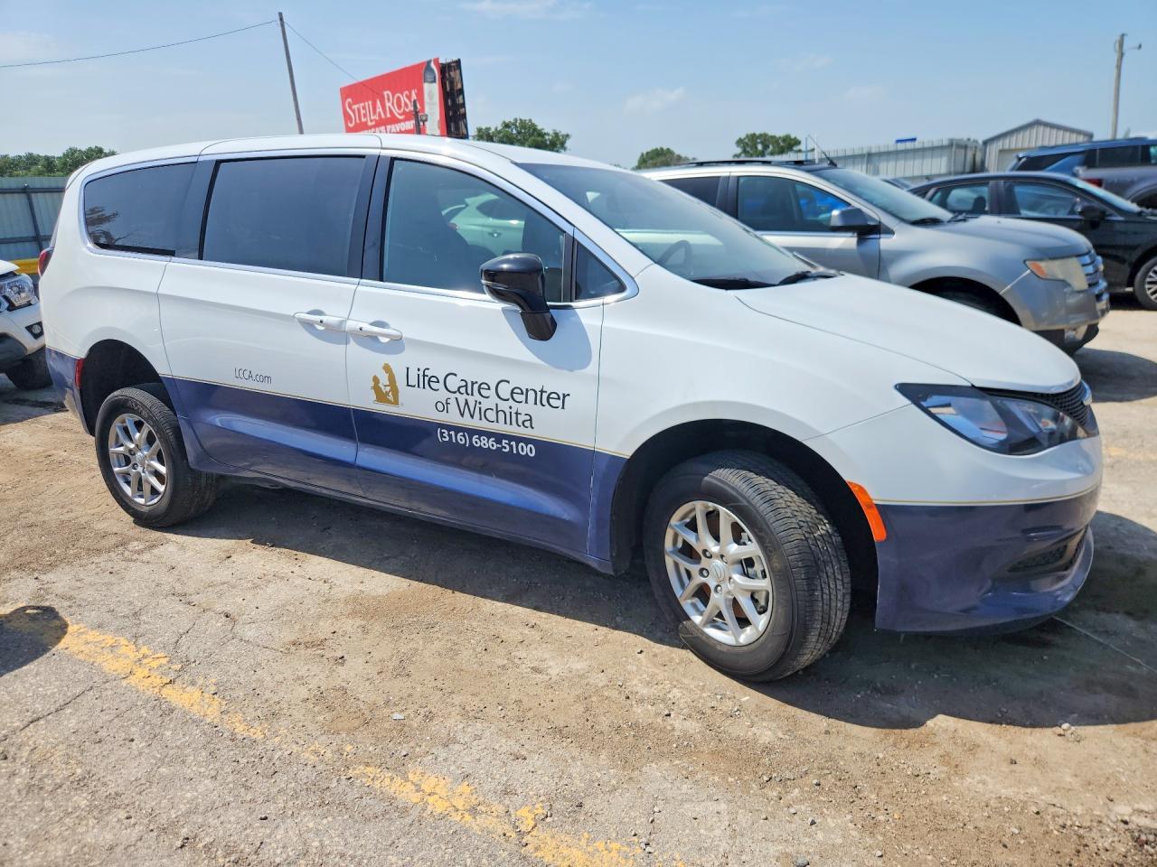 2025 Chrysler Voyager Lx - Фото 4