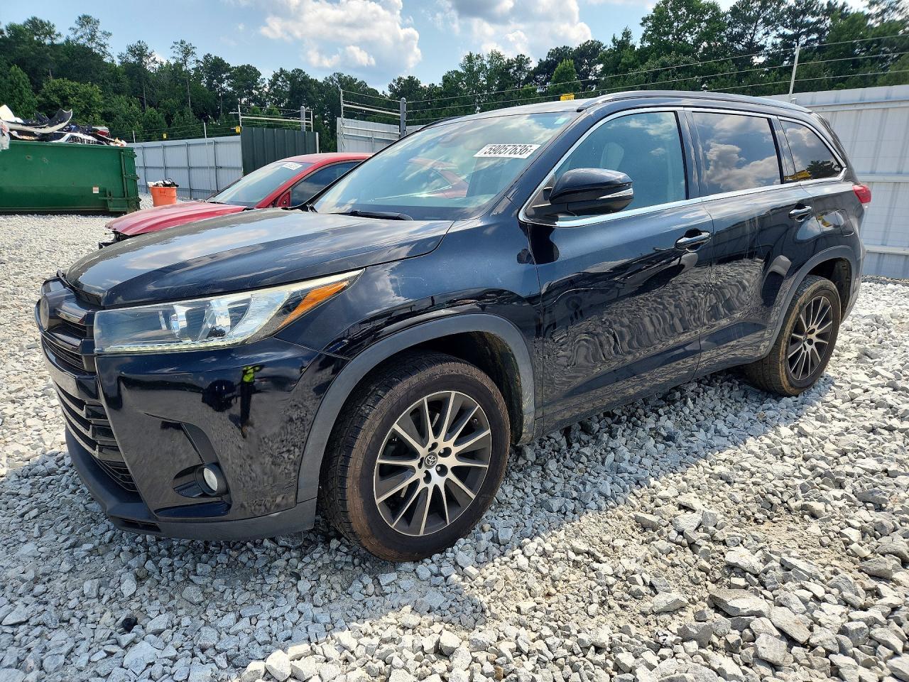 2017 Toyota Highlander Se
