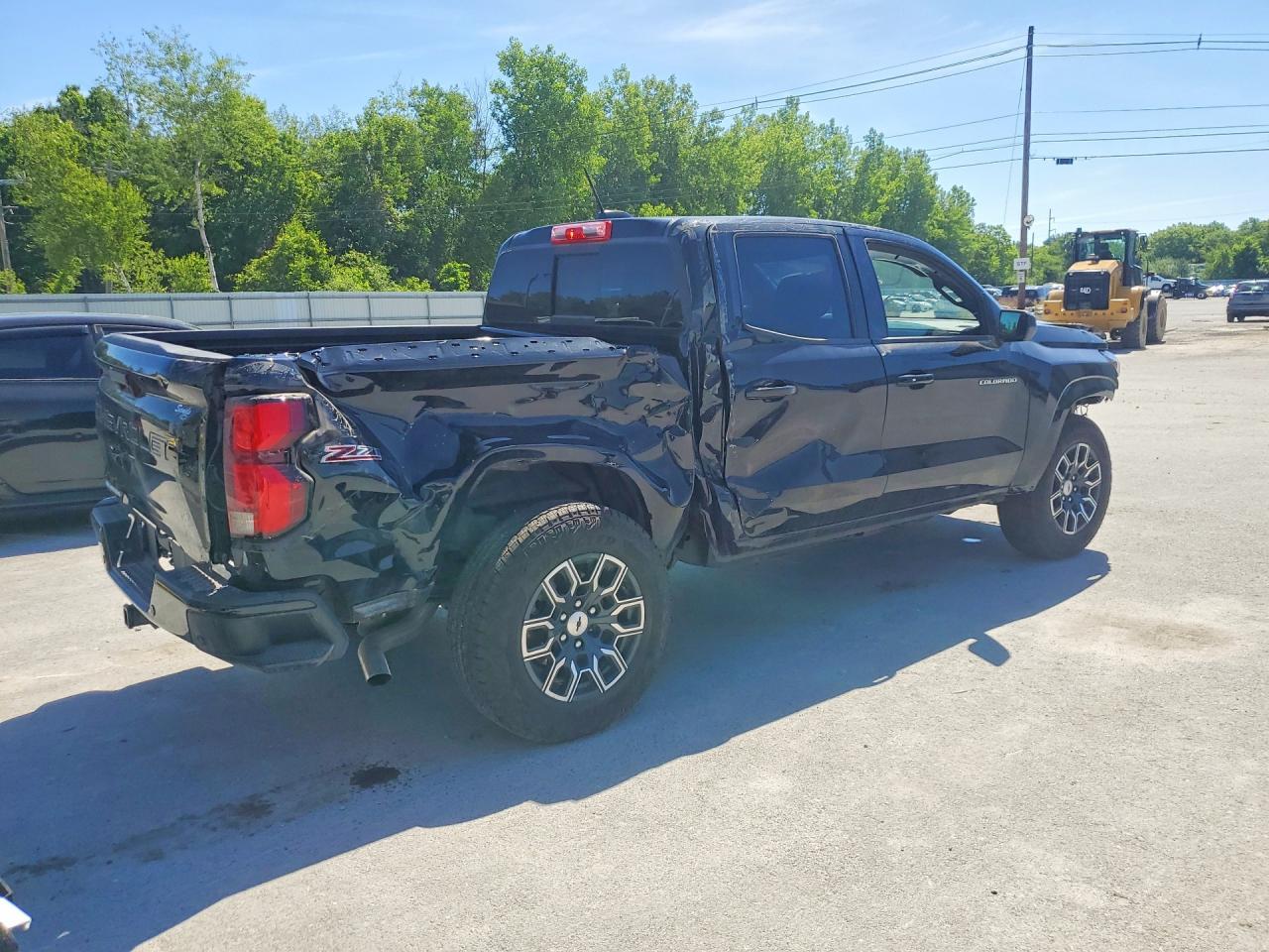2025 Chevrolet Colorado Z71 - Image 3