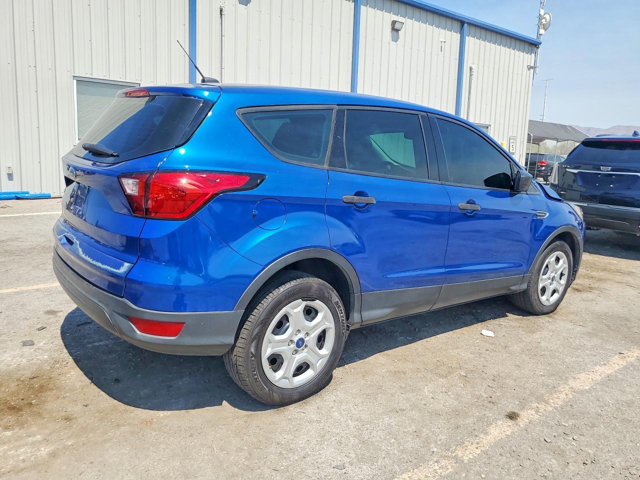 2019 Ford Escape S - Image 3