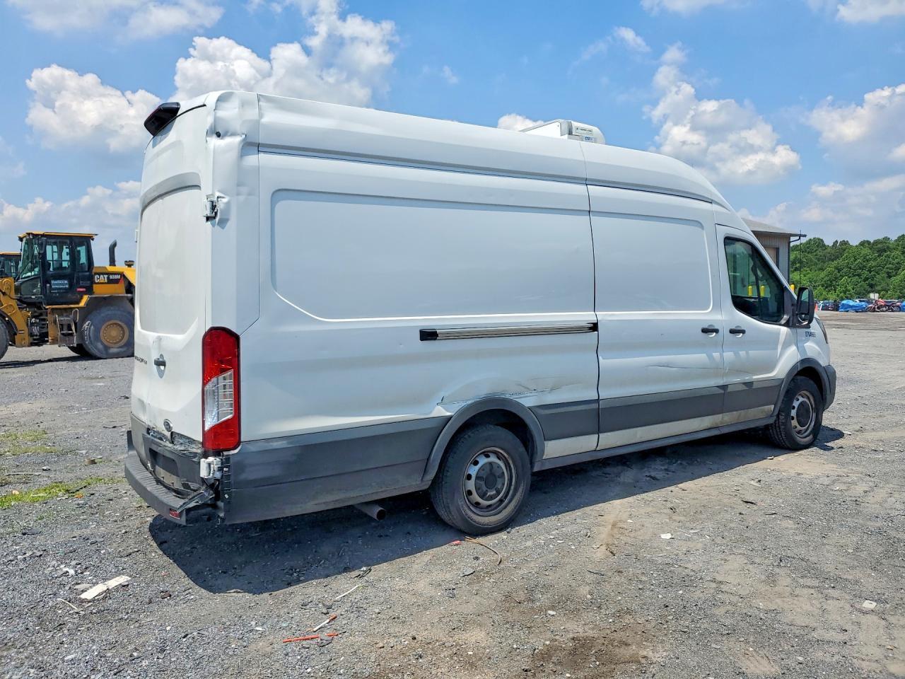 2022 Ford Transit 250 Refrigerated Delivery Van - Фото 3