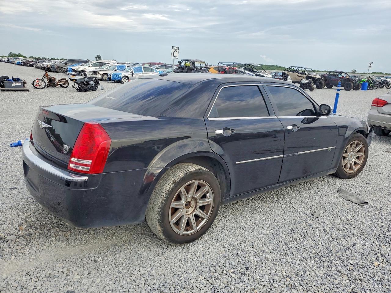 2009 Chrysler 300 300C - Image 3