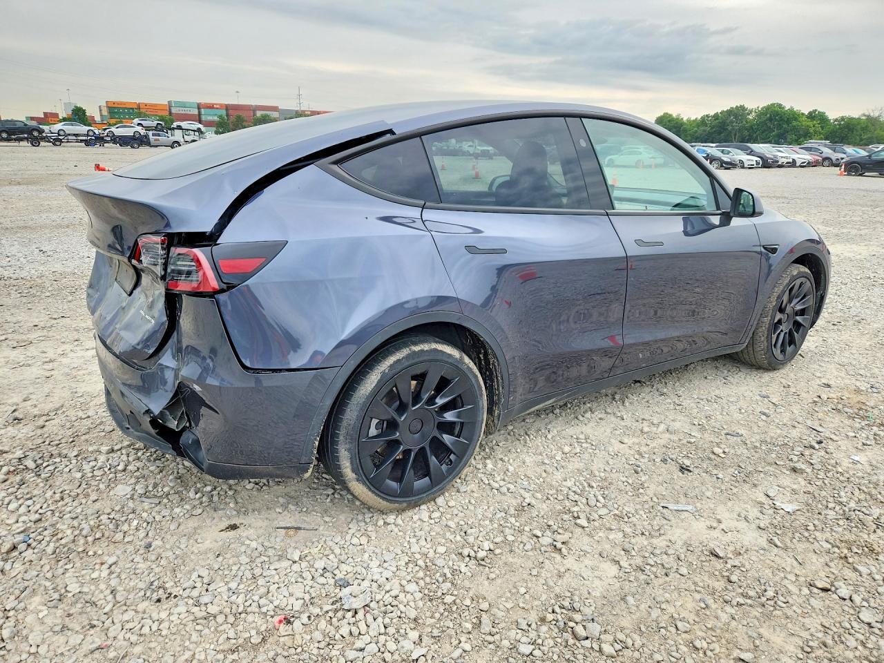 2023 Tesla Model Y - Image 3