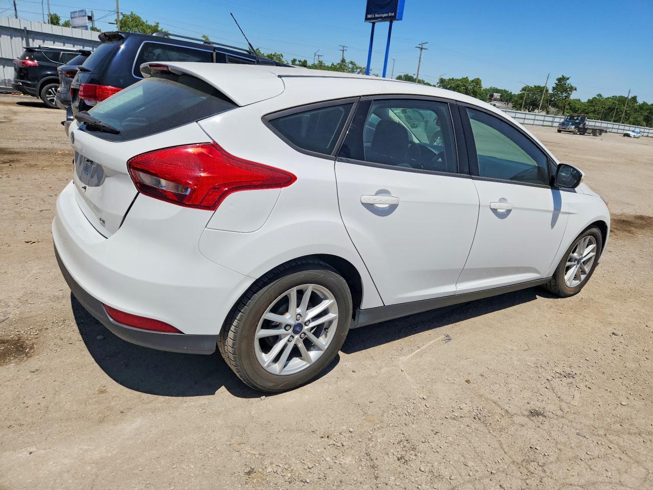 2017 Ford Focus Se - Image 3