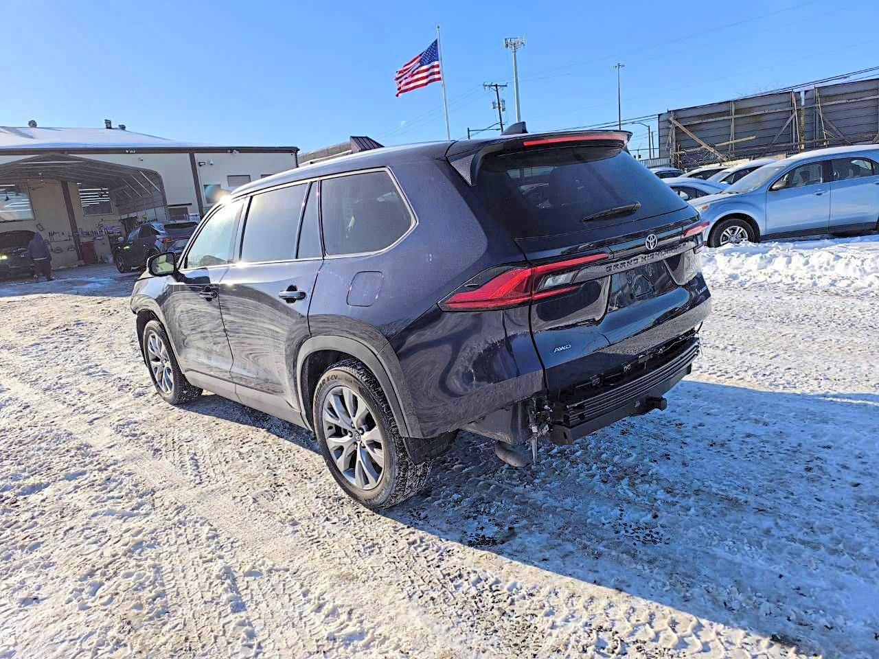 2024 Toyota Grand Highlander Limited - Фото 2