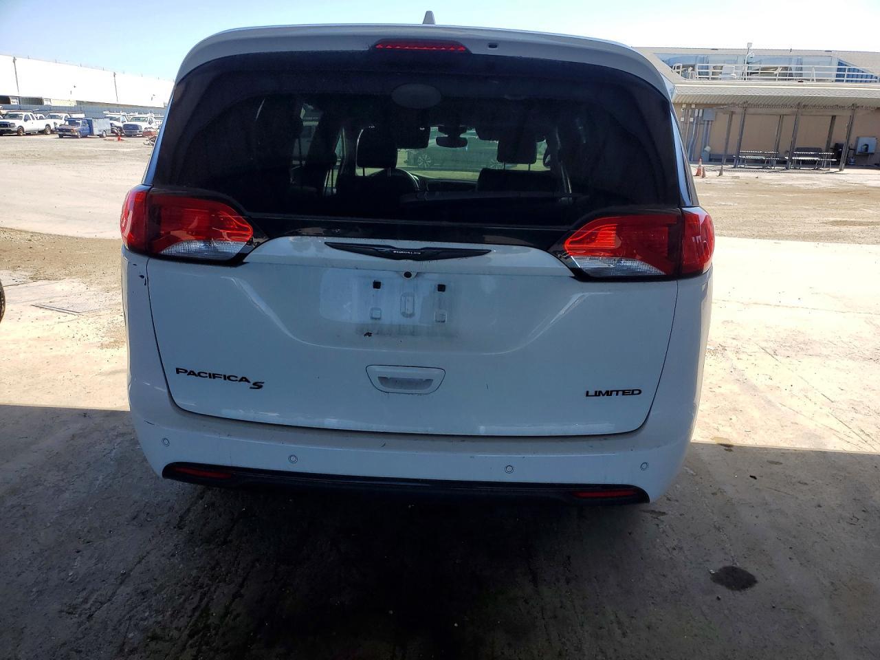 2018 Chrysler Pacifica Limited - Фото 6