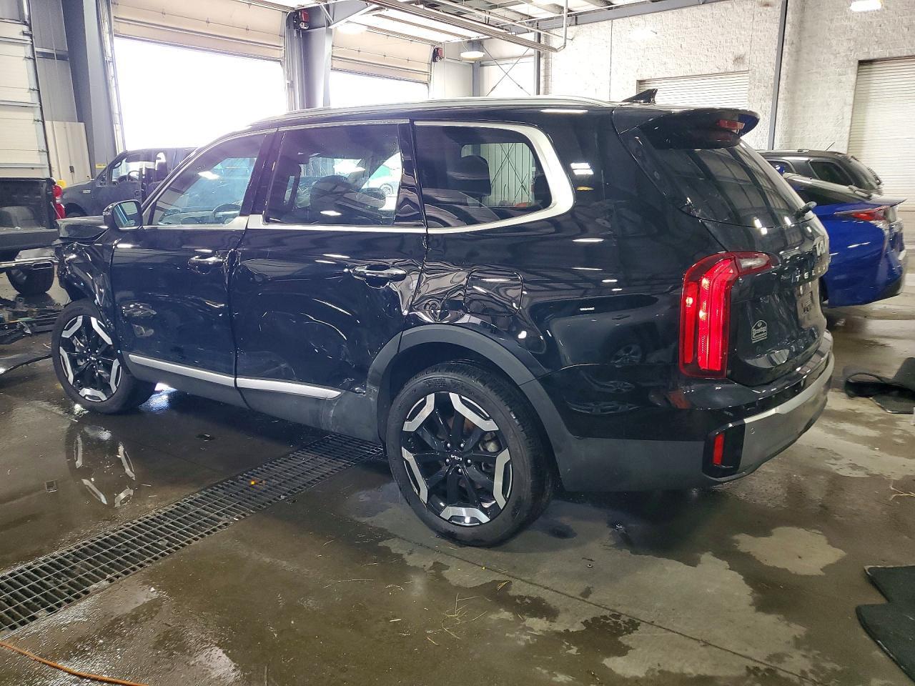 2025 Kia Telluride S - Image 2
