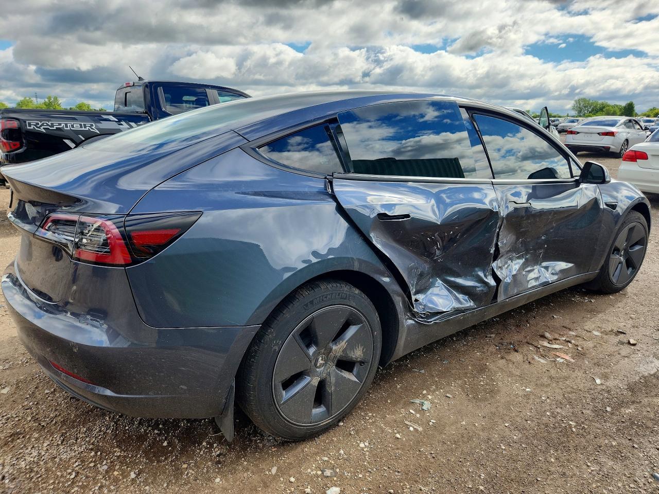 2023 Tesla Model 3 - Фото 3