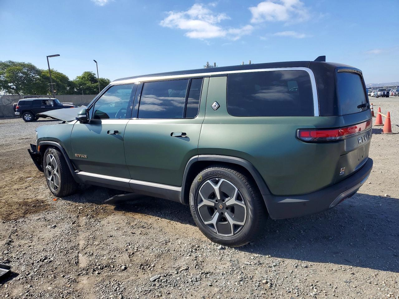 2023 Rivian R1S Adventure - Фото 2