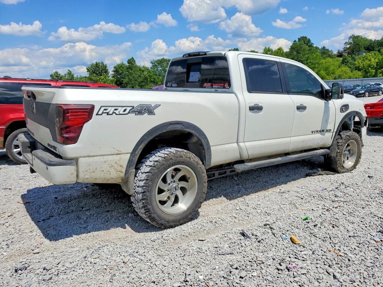 2016 Nissan Titan Xd Pro-4X - Фото 3