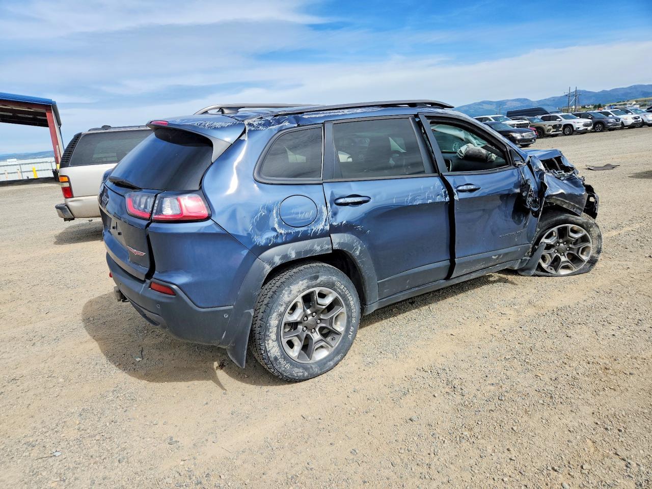 2019 Jeep Cherokee Trailhawk - Image 3