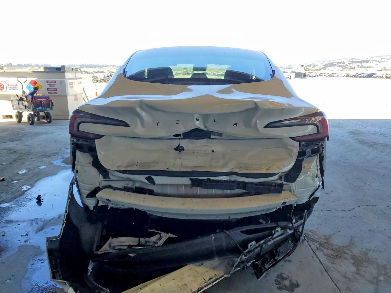 2026 Tesla Model 3 - Фото 6