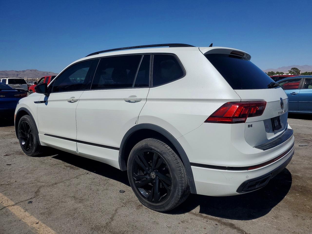 2023 Volkswagen Tiguan Se R-Line Black - Фото 2