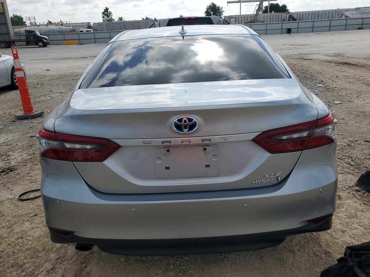 2022 Toyota Camry Xle - Image 6