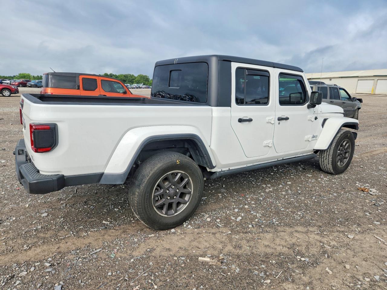 2020 Jeep Gladiator Overland - Фото 3