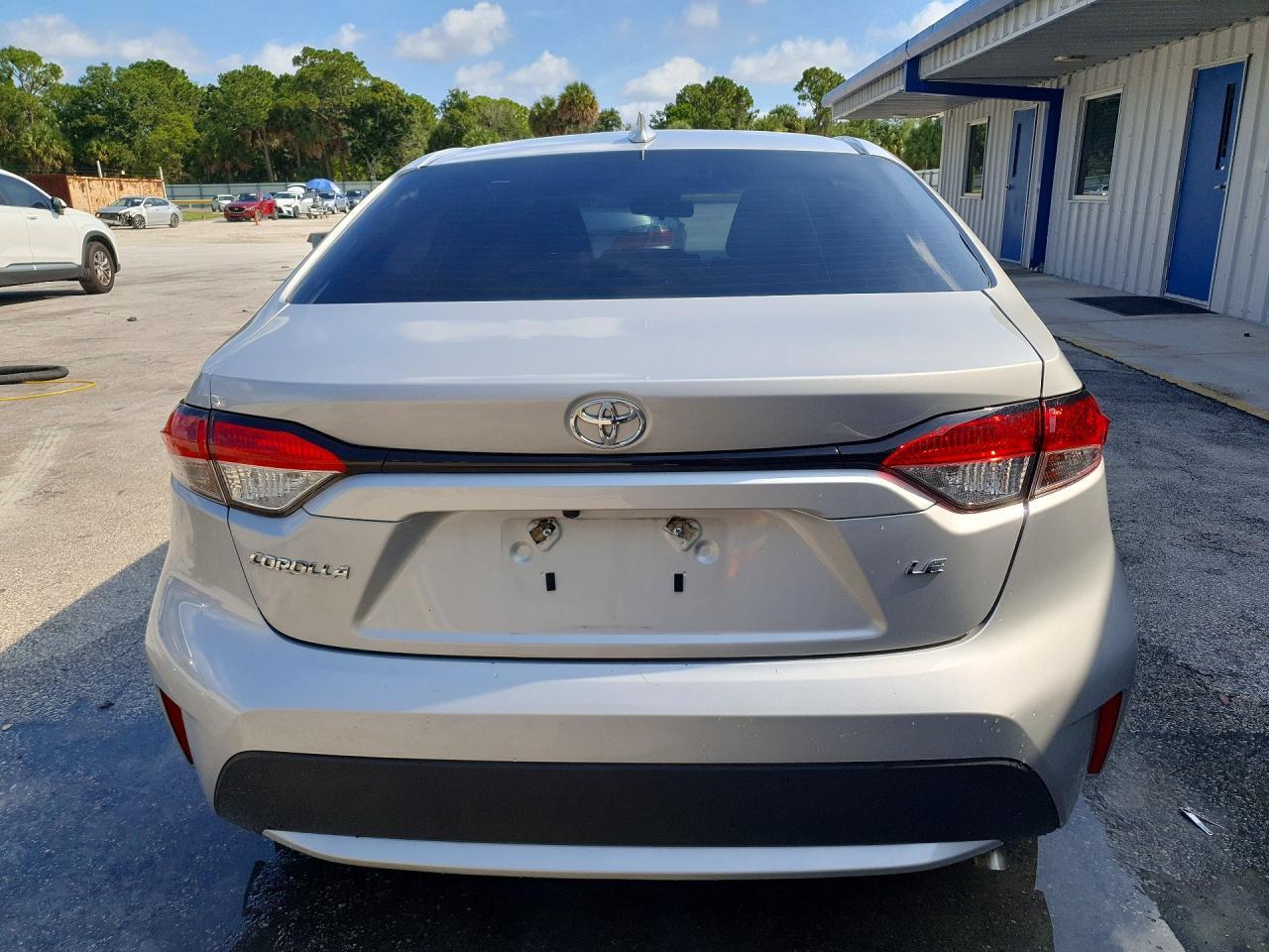 2022 Toyota Corolla Le - Image 6