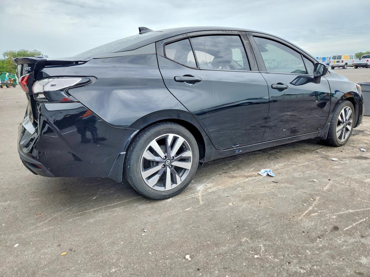 2020 Nissan Versa Sr - Фото 3