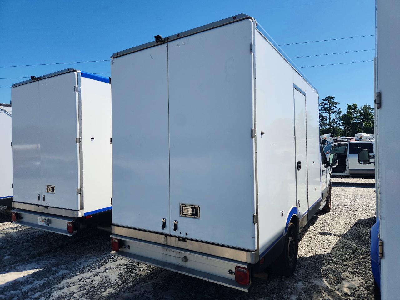 2022 Ford Transit Delivery Truck - Фото 3