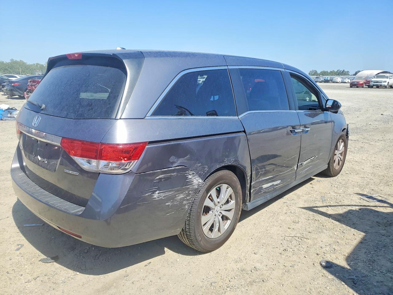 2016 Honda Odyssey Se - Фото 3
