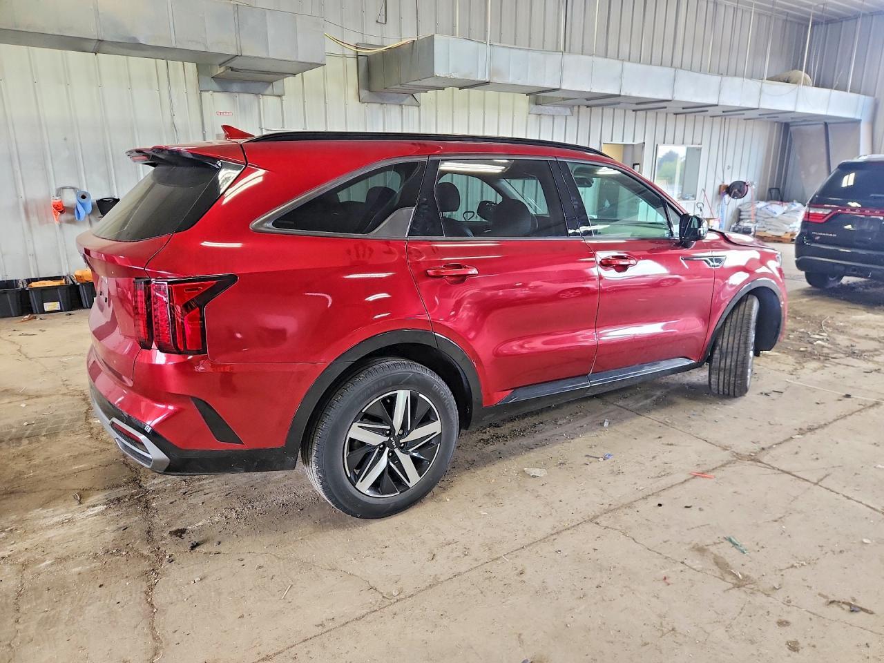 2023 Kia Sorento S - Image 3